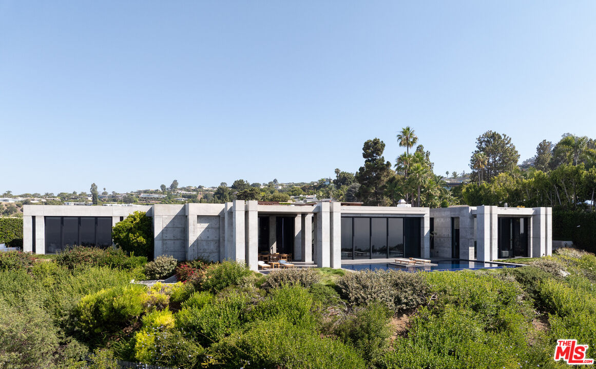 MLS #25566107 image #0