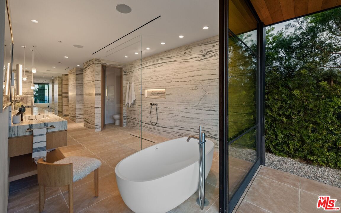 MLS #25566133 image #23