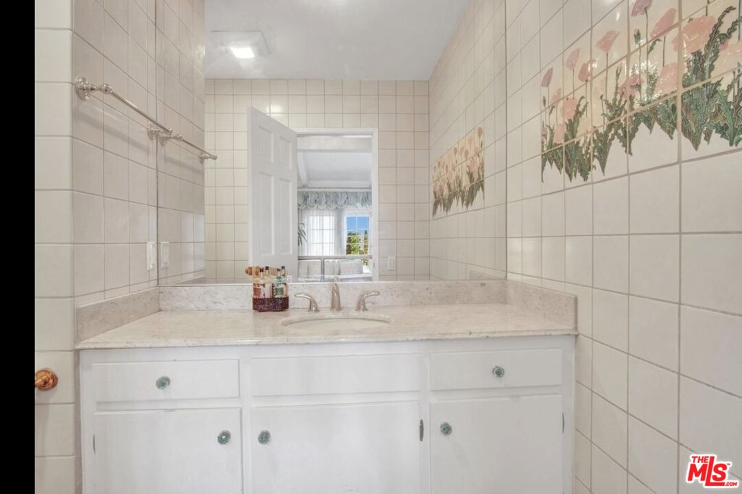 MLS #25566437 image #21