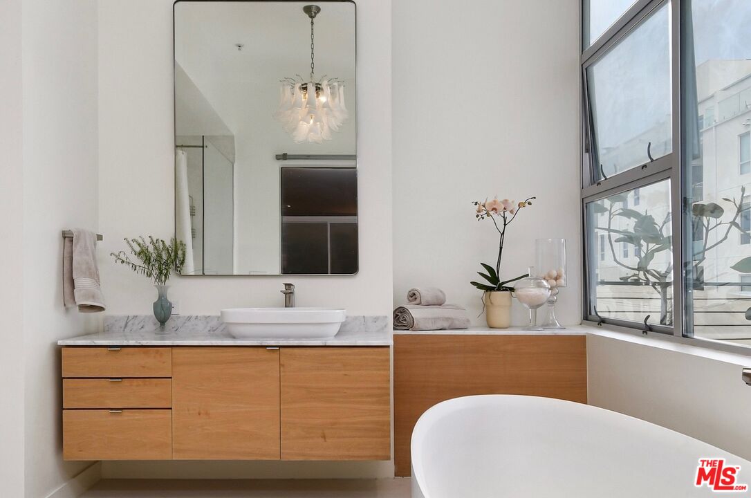 MLS #25566477 image #16