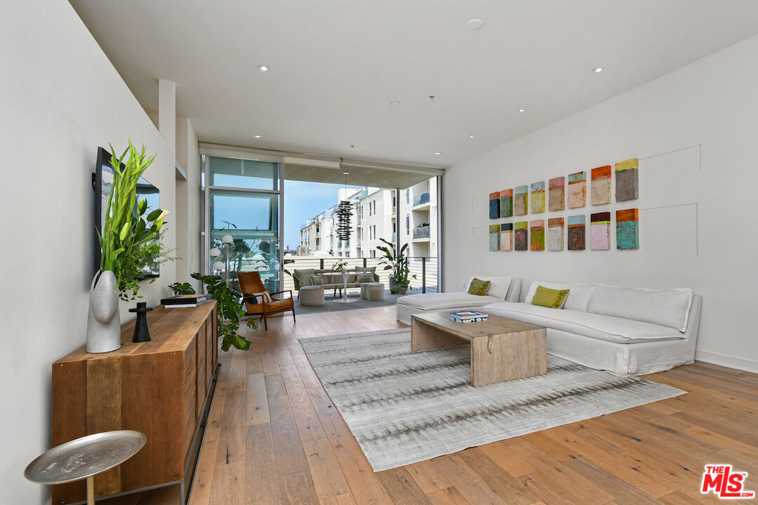 MLS #25566477 image #4