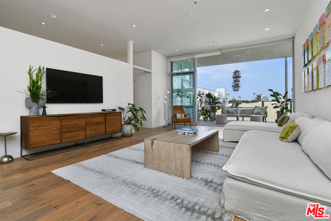 MLS #25566477 image #5