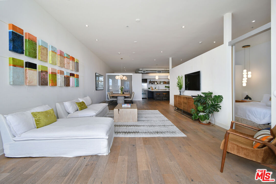 MLS #25566477 image #0