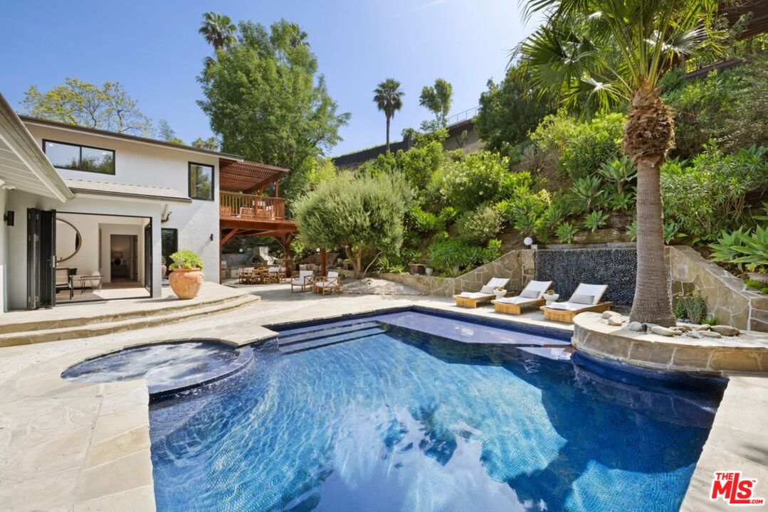 MLS #25566497 image #0