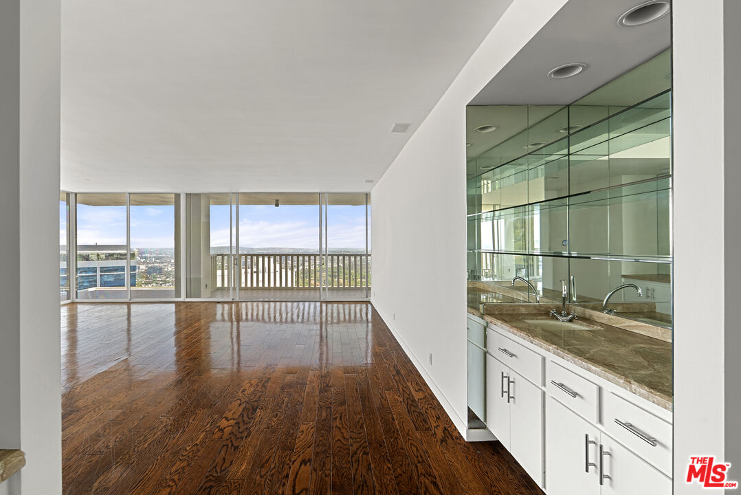 MLS #25566519 image #2