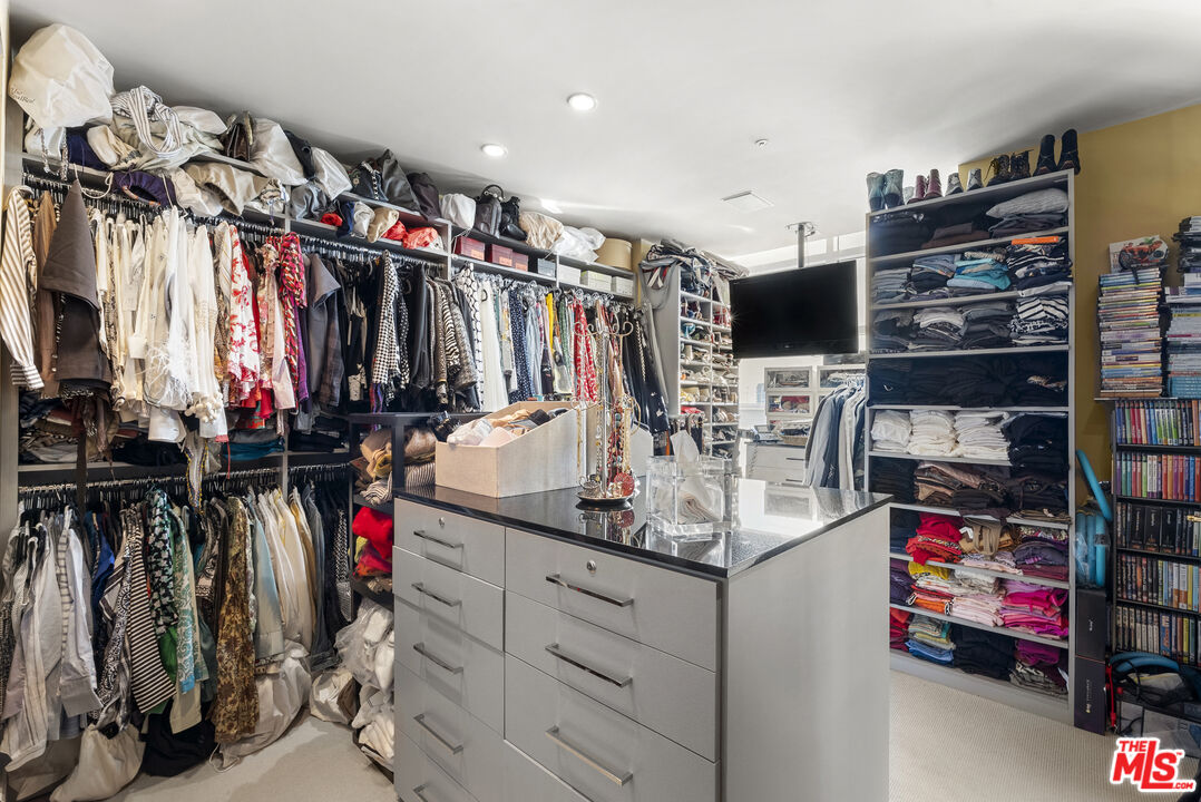 MLS #25566661 image #17