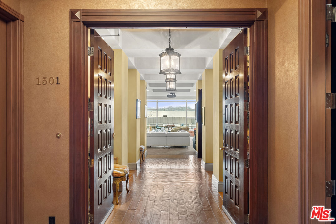 MLS #25566661 image #1