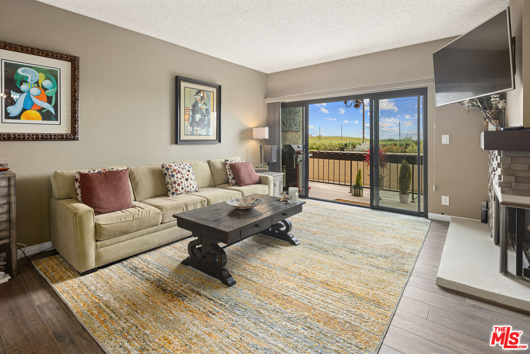 MLS #25566799 image #2