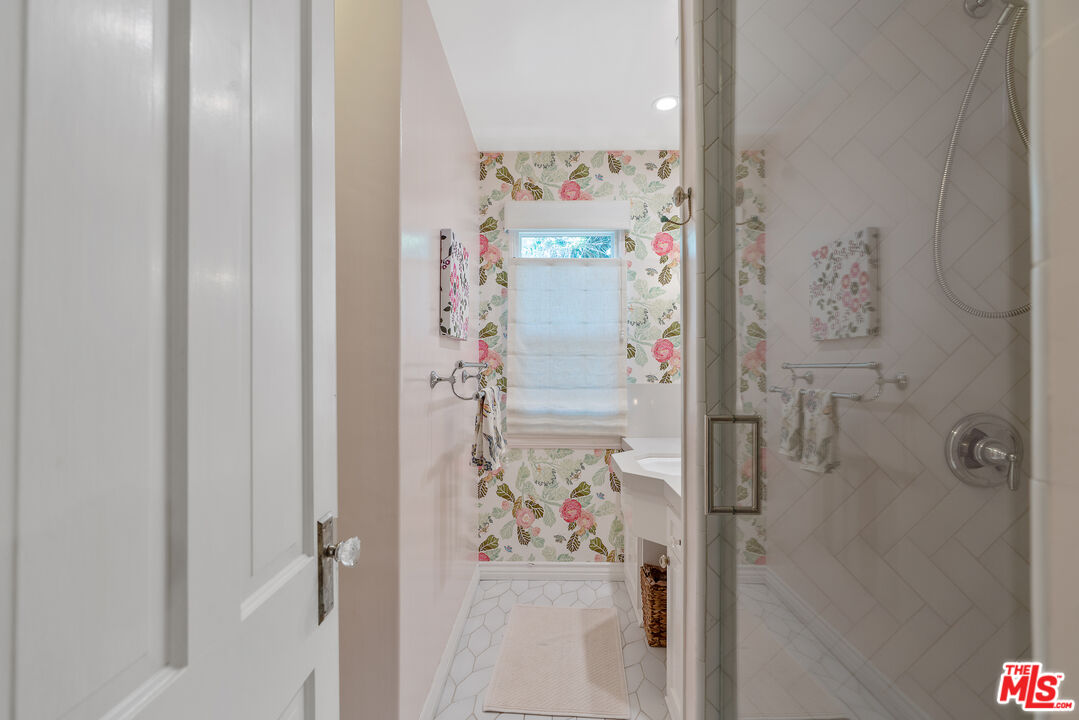 MLS #25566803 image #22