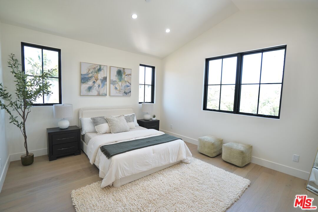 MLS #25566845 image #28