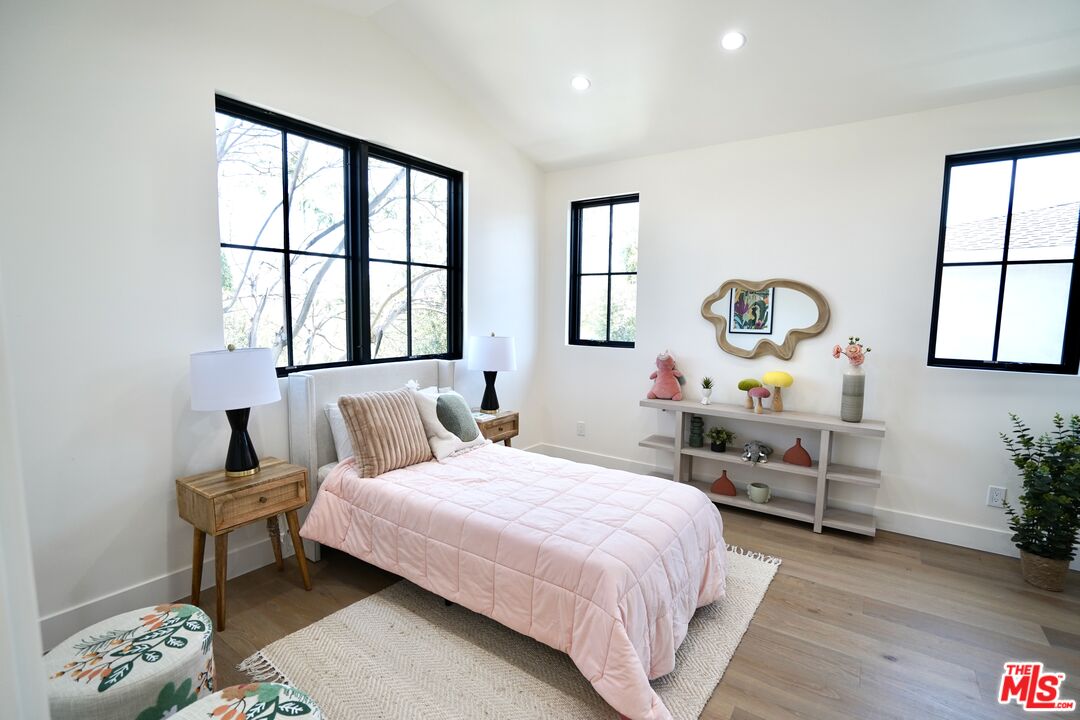 MLS #25566845 image #31