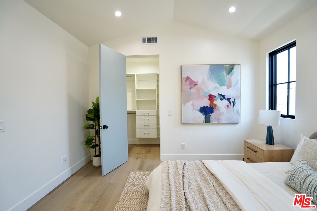 MLS #25566845 image #34