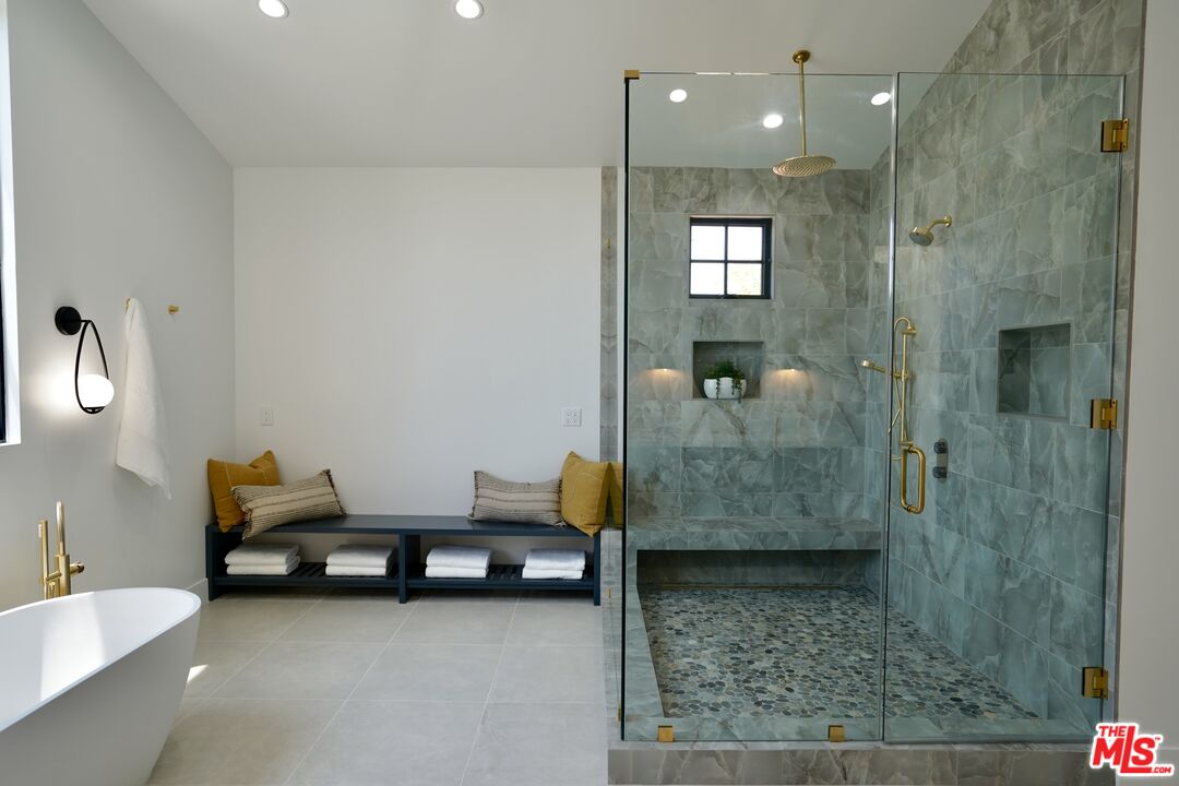 MLS #25566845 image #44