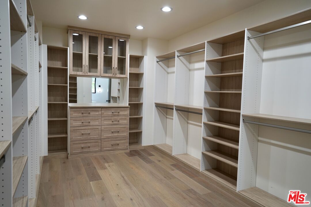 MLS #25566845 image #45