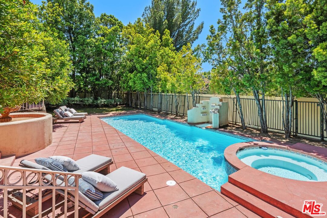 MLS #25566977 image #42