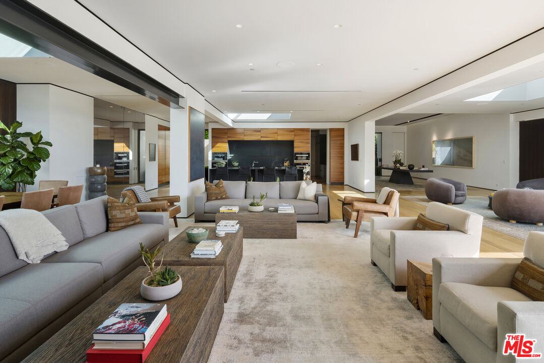 MLS #25567093 image #9