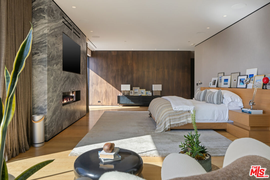 MLS #25567093 image #12