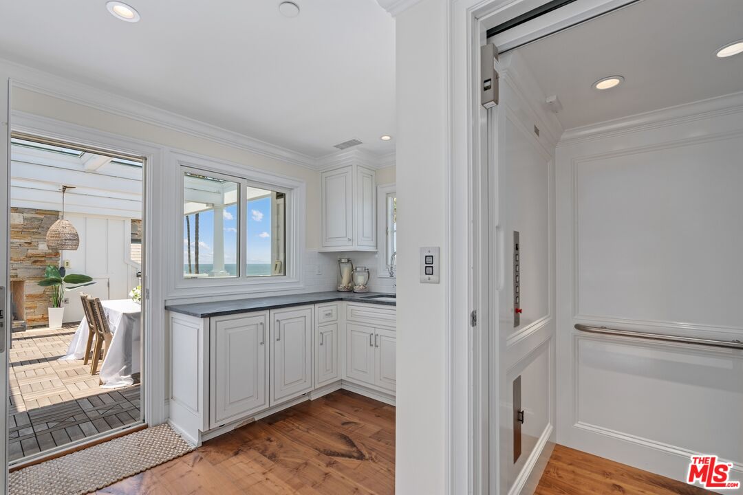 MLS #25567153 image #32