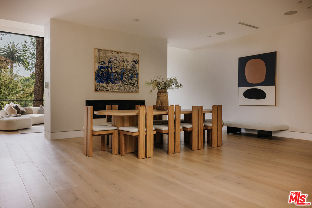 MLS #25567895 image #2