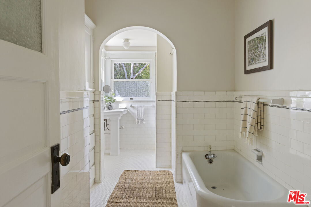 MLS #25567927 image #24