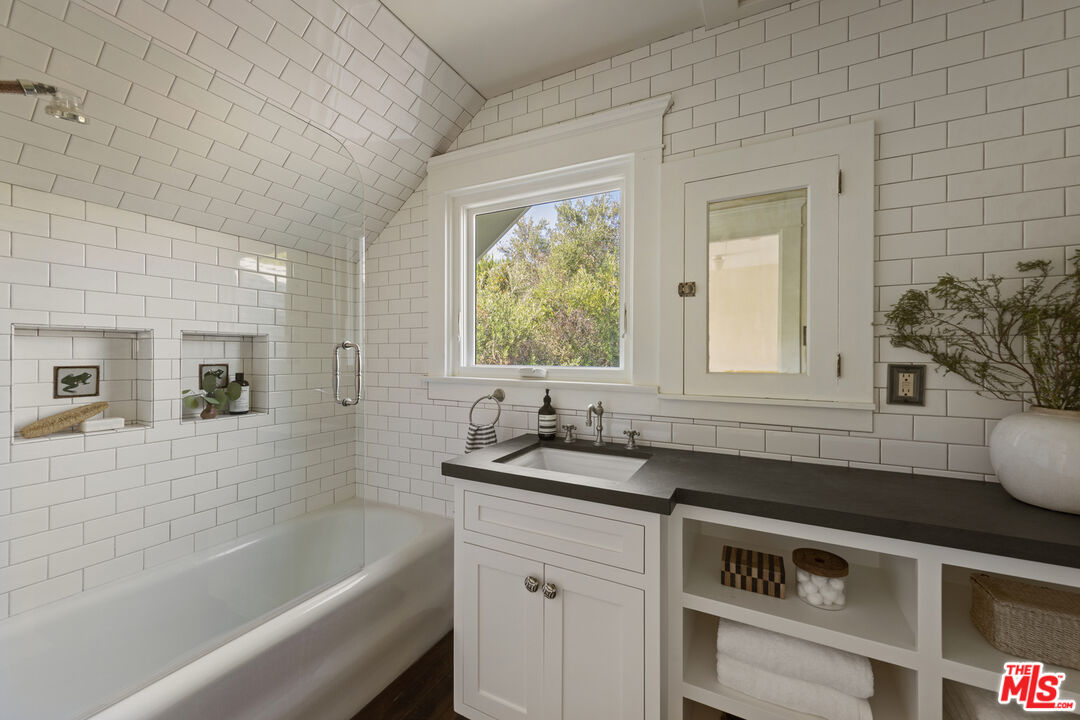 MLS #25567927 image #28