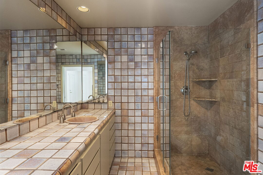 MLS #25568045 image #20