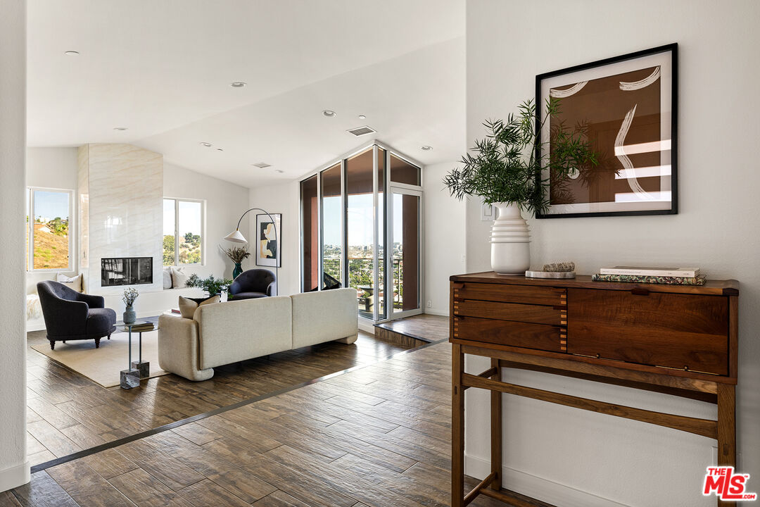 MLS #25568101 image #2