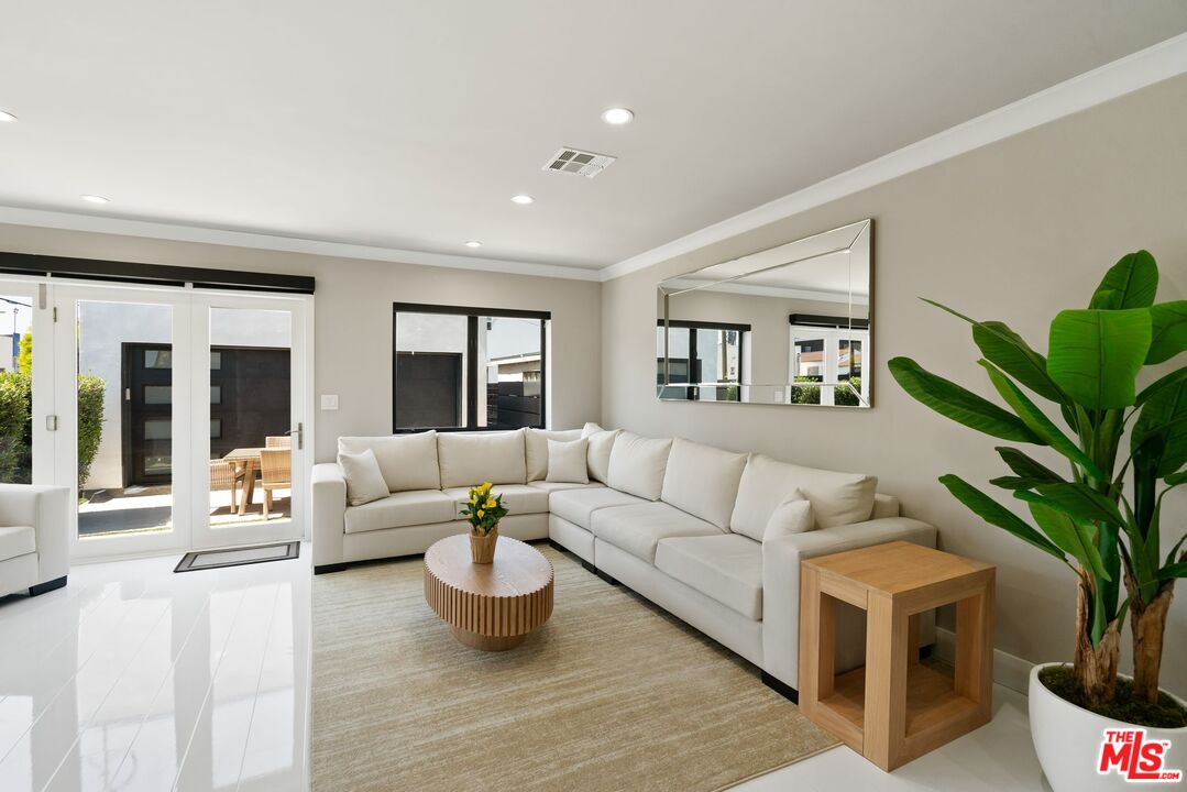 MLS #25568487 image #2