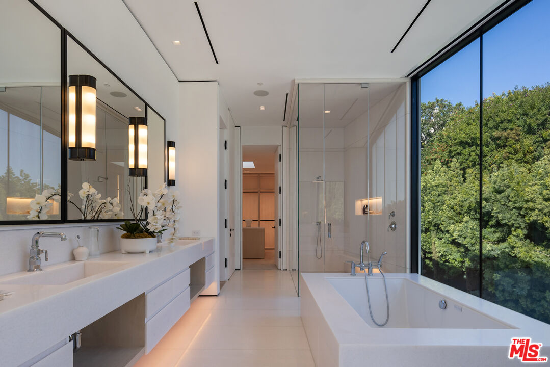 MLS #25568593 image #13