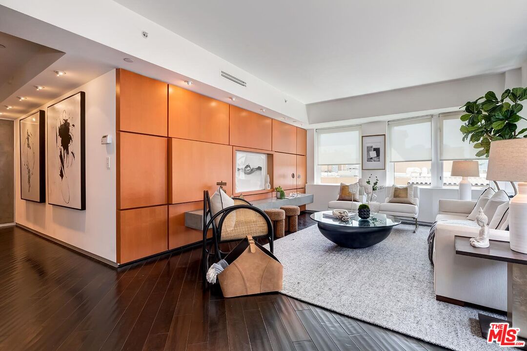 MLS #25568695 image #0