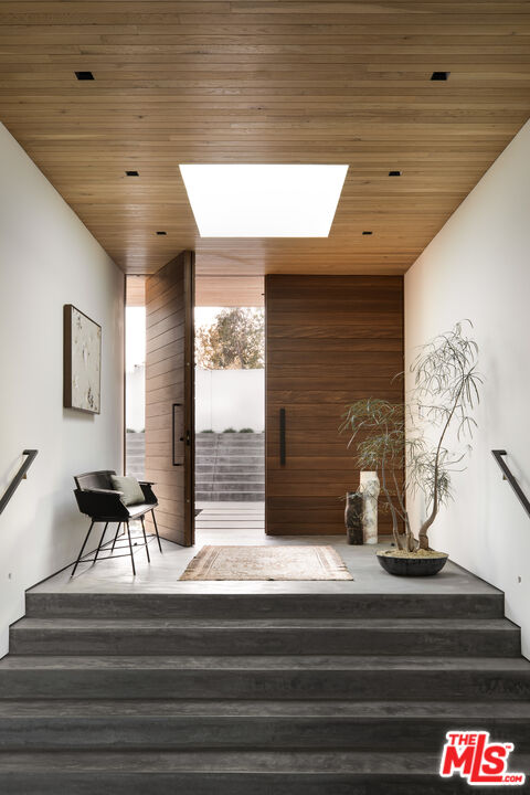 MLS #25569199 image #7