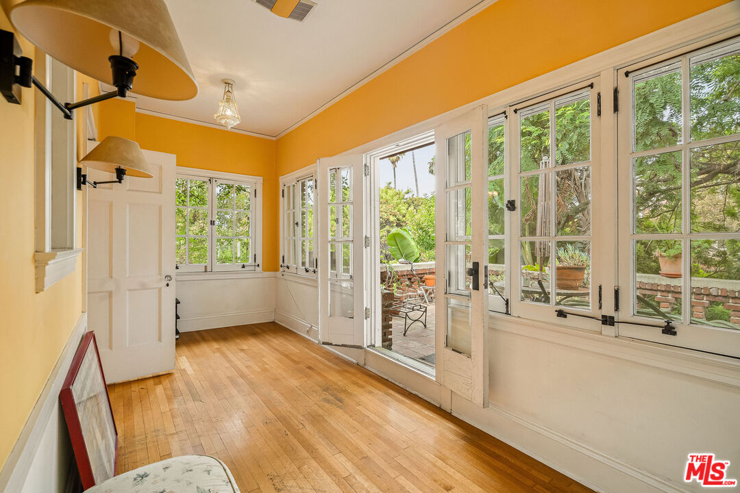 MLS #25569207 image #21