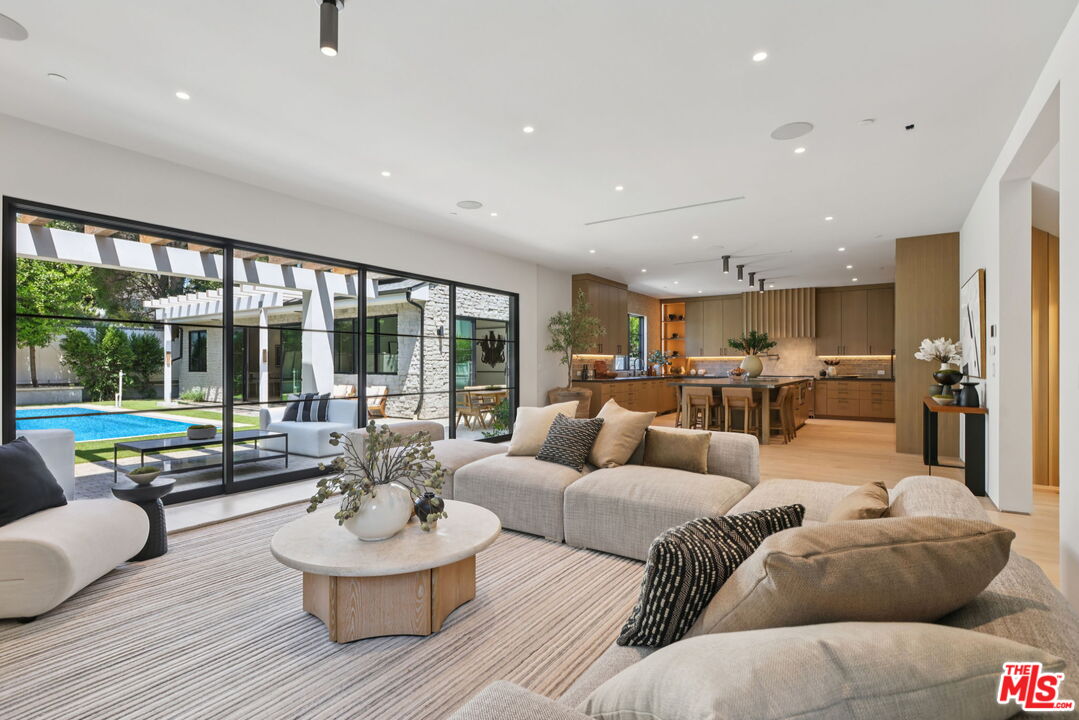 MLS #25569265 image #10