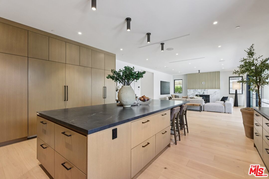 MLS #25569265 image #14