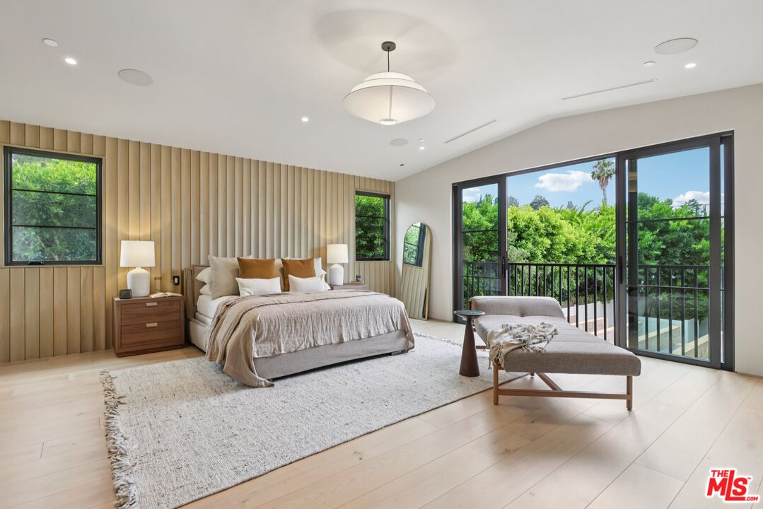 MLS #25569265 image #16