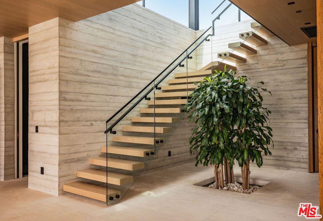 MLS #25569517 image #12