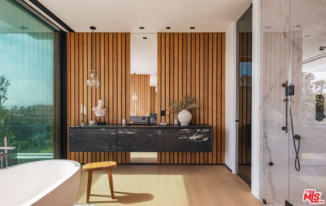 MLS #25569517 image #16