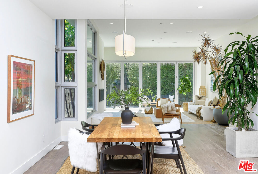 MLS #25569579 image #1