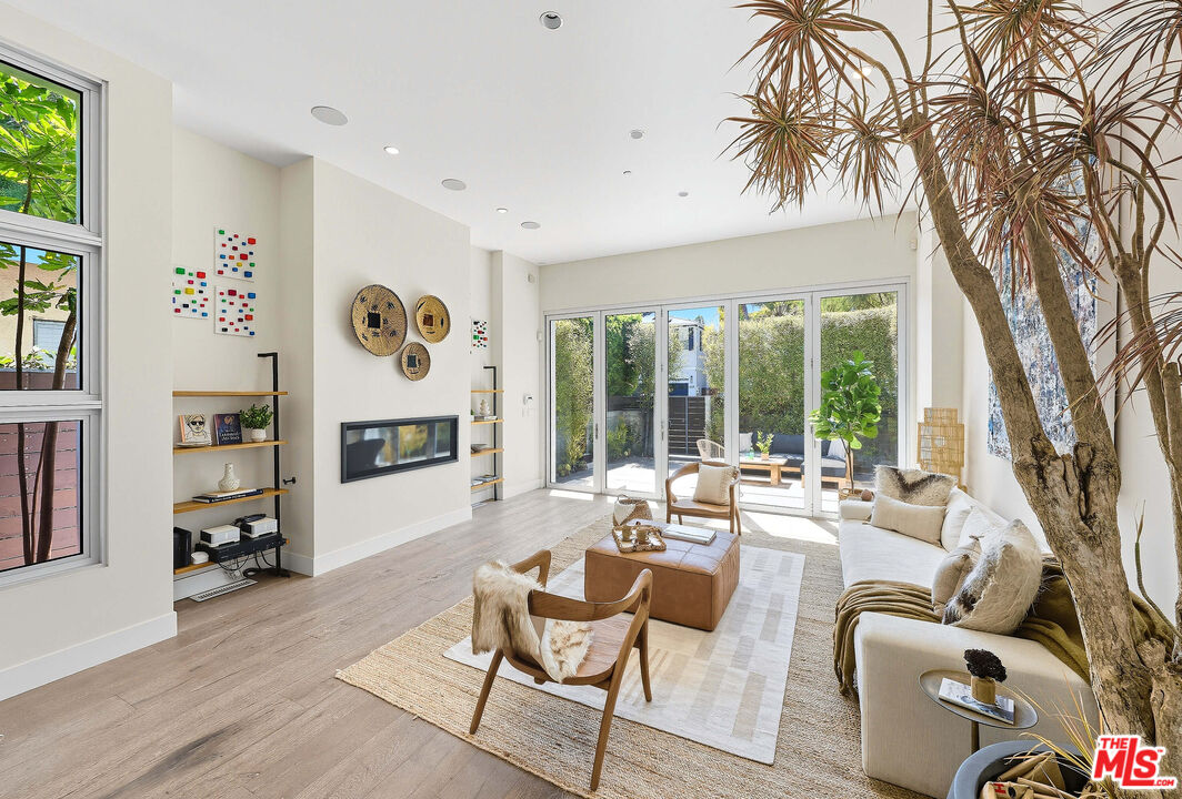 MLS #25569579 image #2