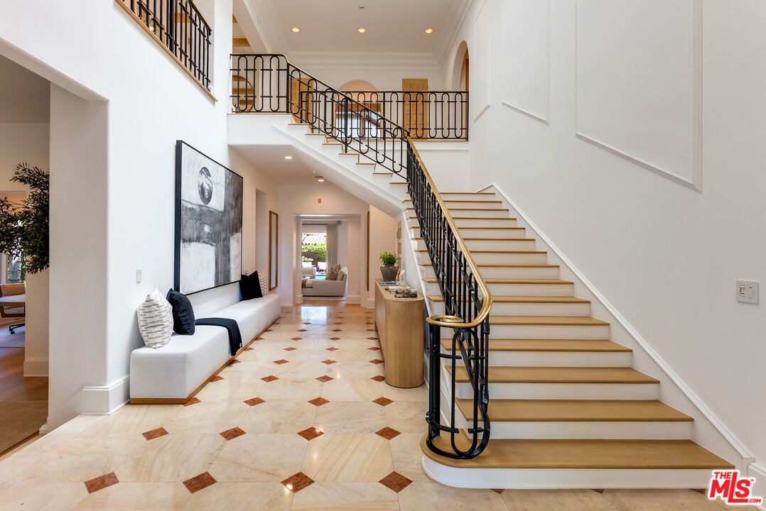 MLS #25569667 image #2