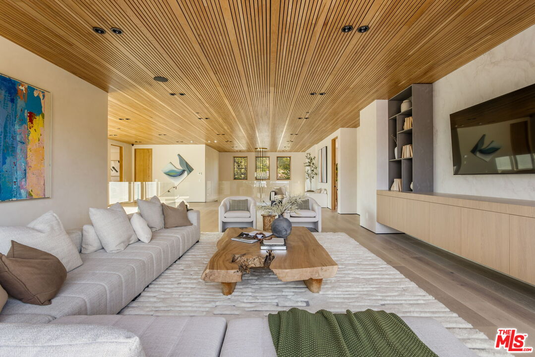 MLS #25569791 image #18