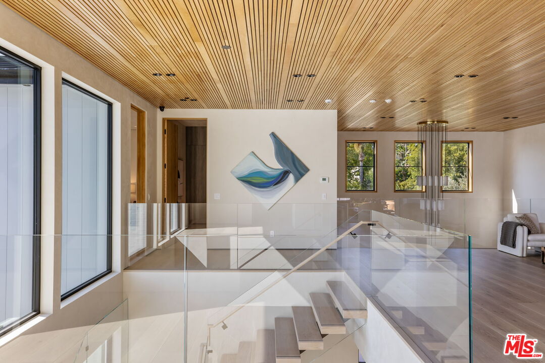 MLS #25569791 image #19