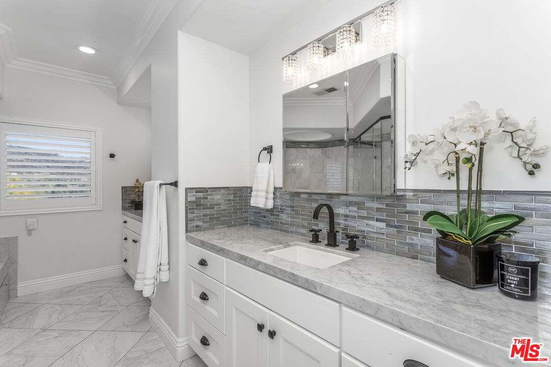 MLS #25570529 image #16