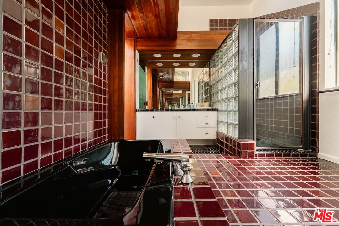 MLS #25570599 image #10