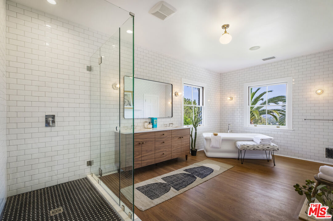 MLS #25570627 image #21