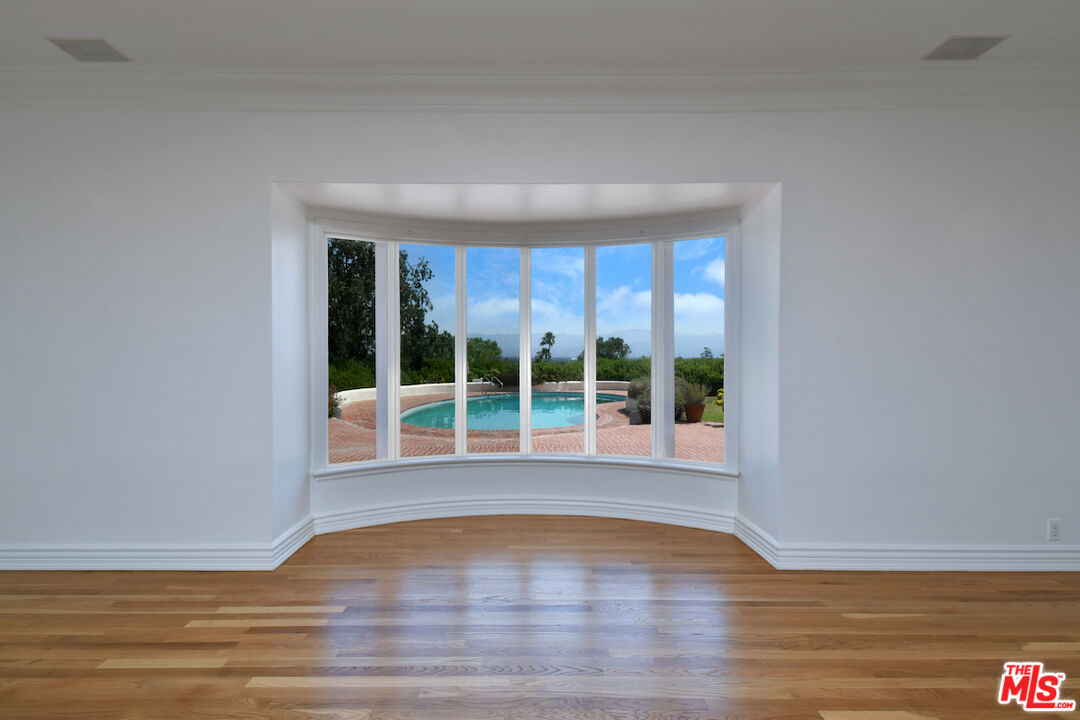 MLS #25570631 image #9