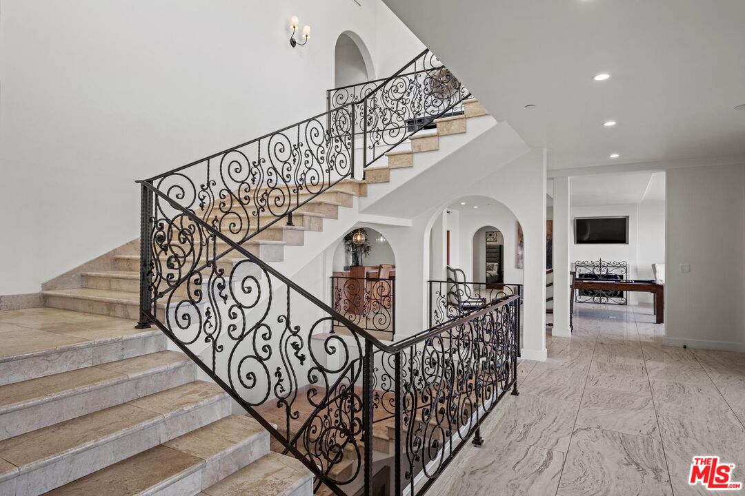 MLS #25570761 image #19