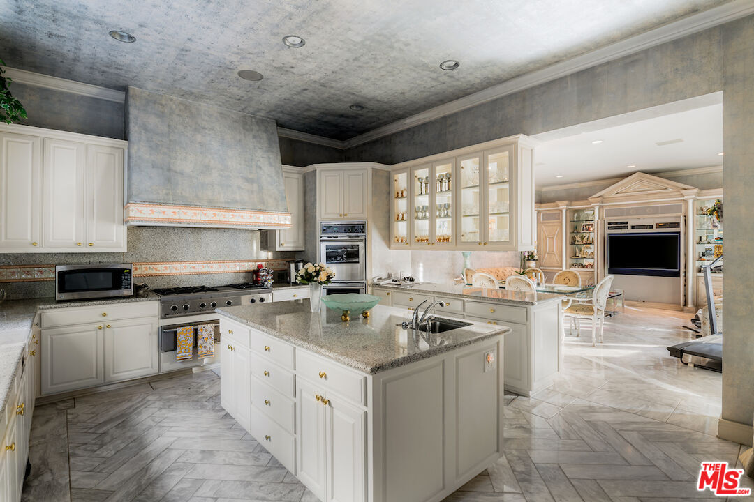 MLS #25570791 image #14