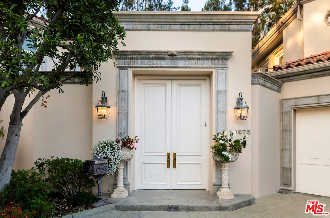 MLS #25570791 image #2