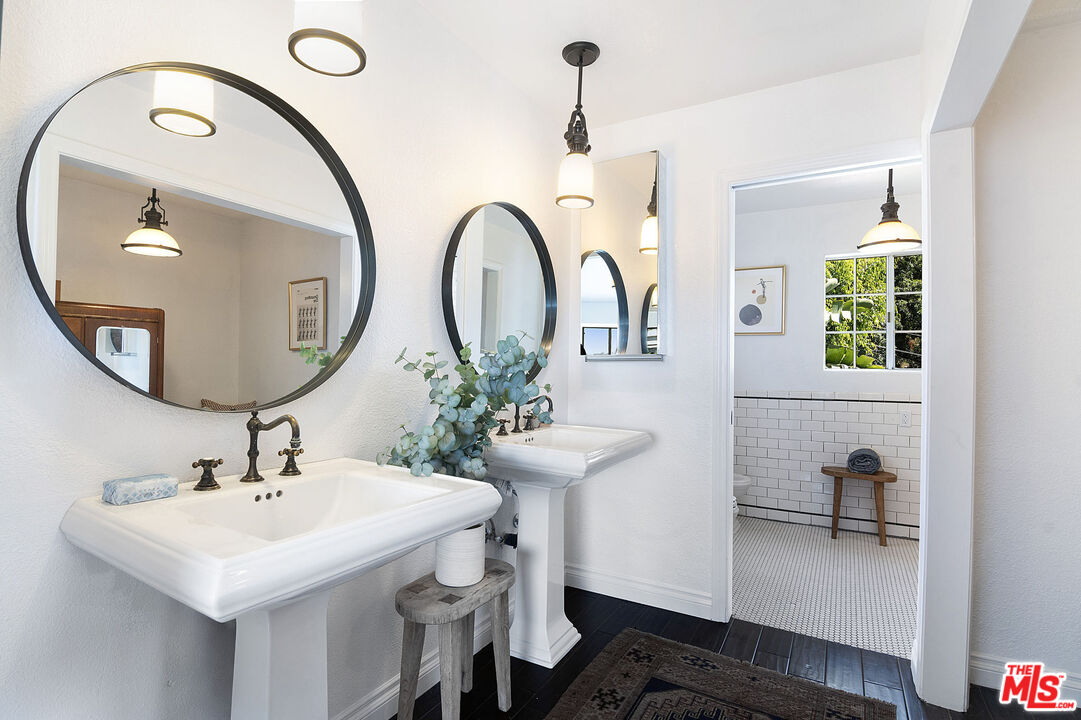 MLS #25570863 image #24